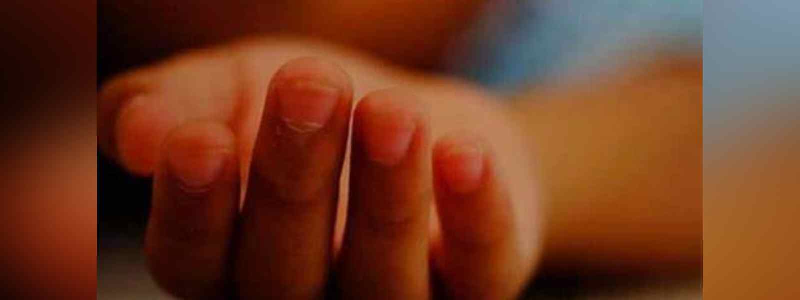 තොටිල්ලක ගෙල සිරවී කුඩා දරුවෙක් ජීවිතක්ෂයට